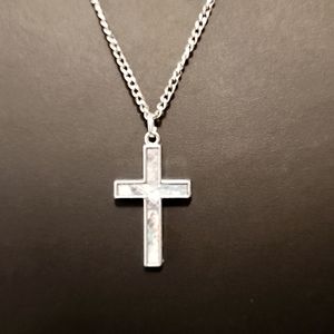 Pretty cross necklace